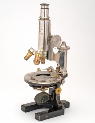 Compound microscope, Carl Zeiss, Jena c. 1890 – 1910. Museum Boerhaave, Leiden, the Netherlands.