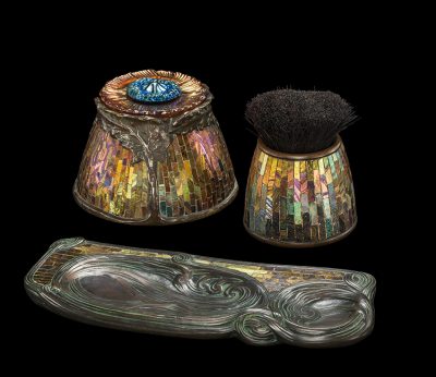 Pen wiper, Poppy inkstand, and Pen tray in "Swirl" pattern