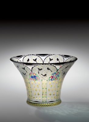 Vase with Birds, about 1916. Manufactured by Joh. Oertel & Co. and Glasfachschule Haida (Nový Bór). Glass, mold-blown, enameled, stained, and polished. H. 14 cm, Diam. 20.9 cm. The Corning Museum of Glass (2005.3.9).